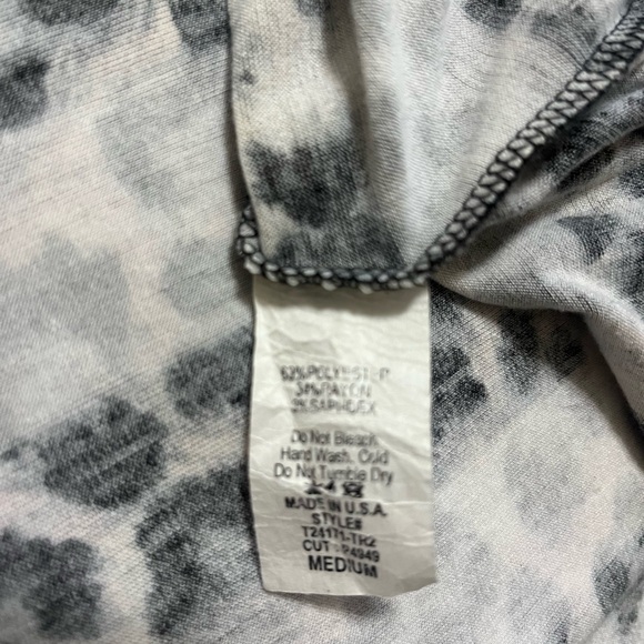 Ladies Animal Print top - Picture 3 of 3